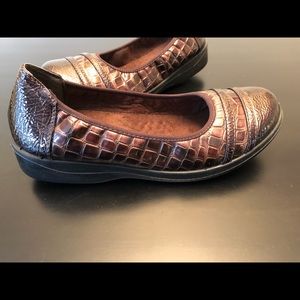 NWOB! Easy Street patent leather flats